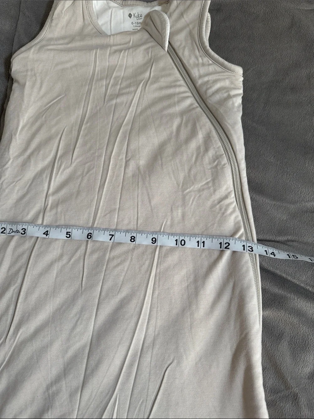 Kyte baby Sleeveless beige heavy warm blanket zip sleeper